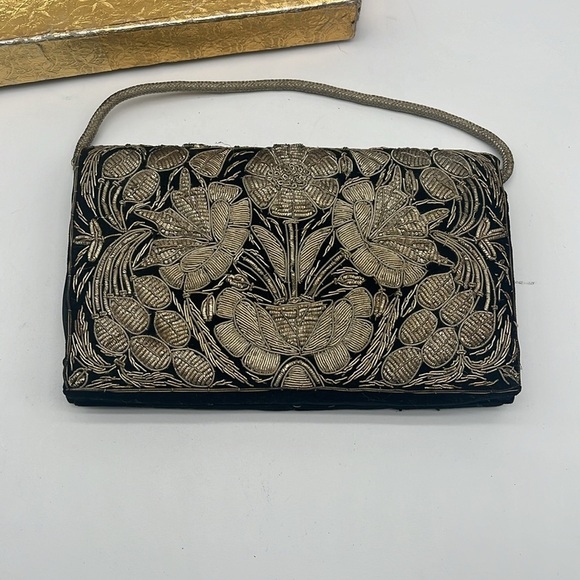 Vintage Silver Metallic Embroidered Clutch Purse Made in India BLEMISH - Picture 6 of 11